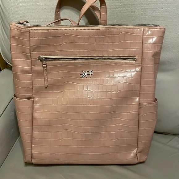 Like new freshly picked diaper bag - Picture 1 of 3